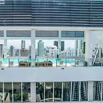 Luxury Loft 270 Views, Rooftop Pool, Parking