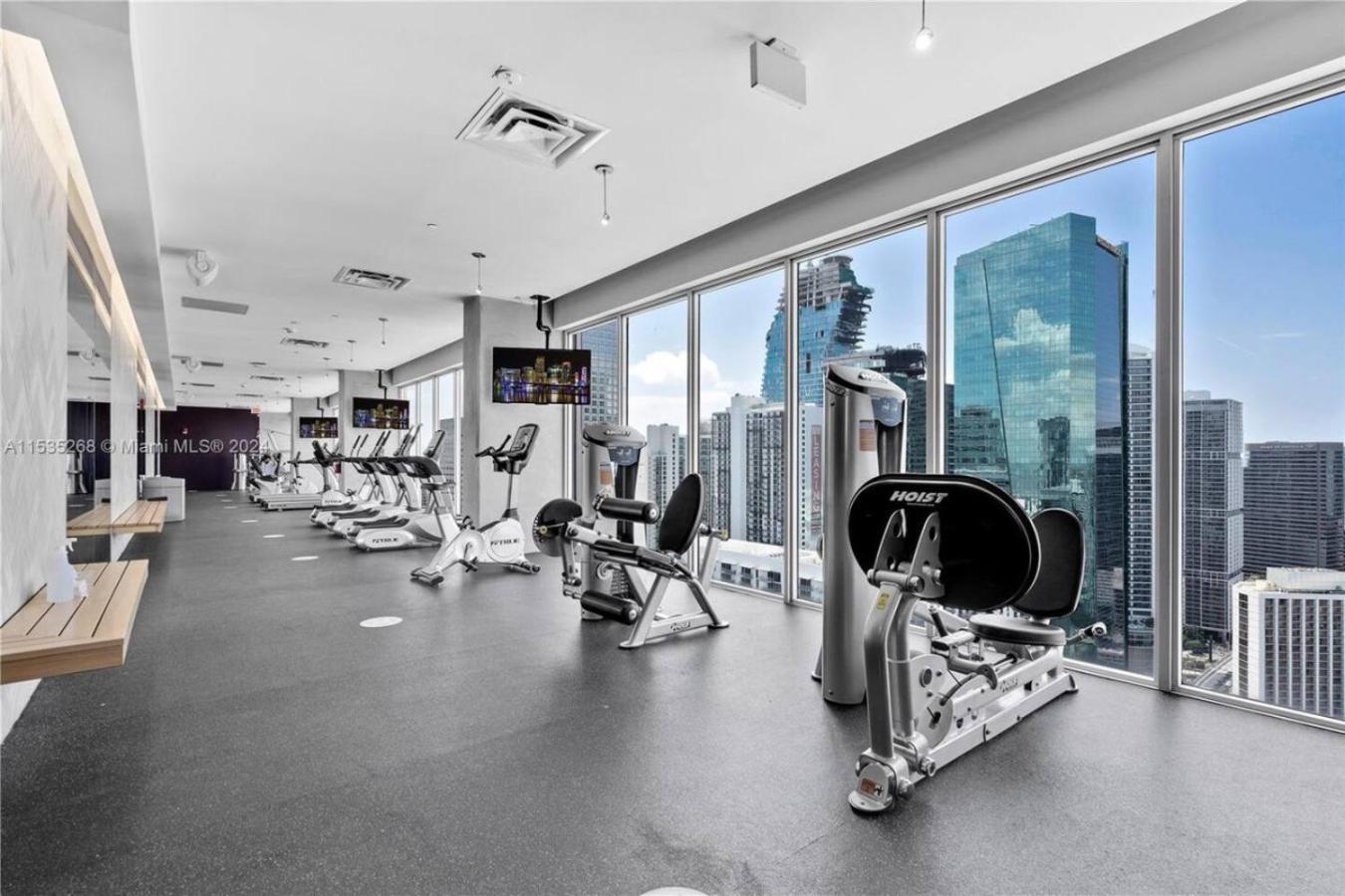 Holiday home Luxury Loft 270 Views, Rooftop Pool, Parking