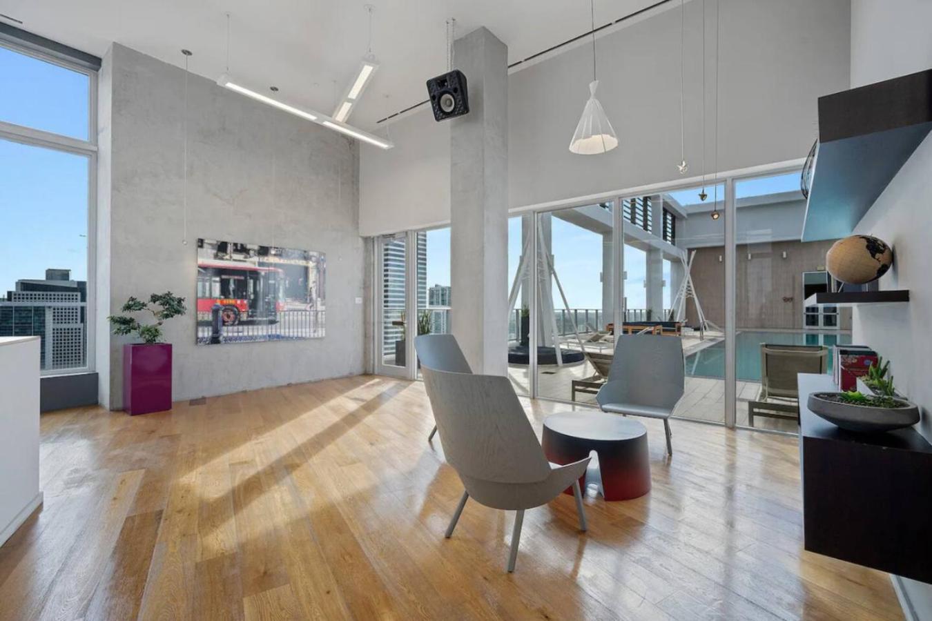 Luxury Loft 270 Views, Rooftop Pool, Parking Miami