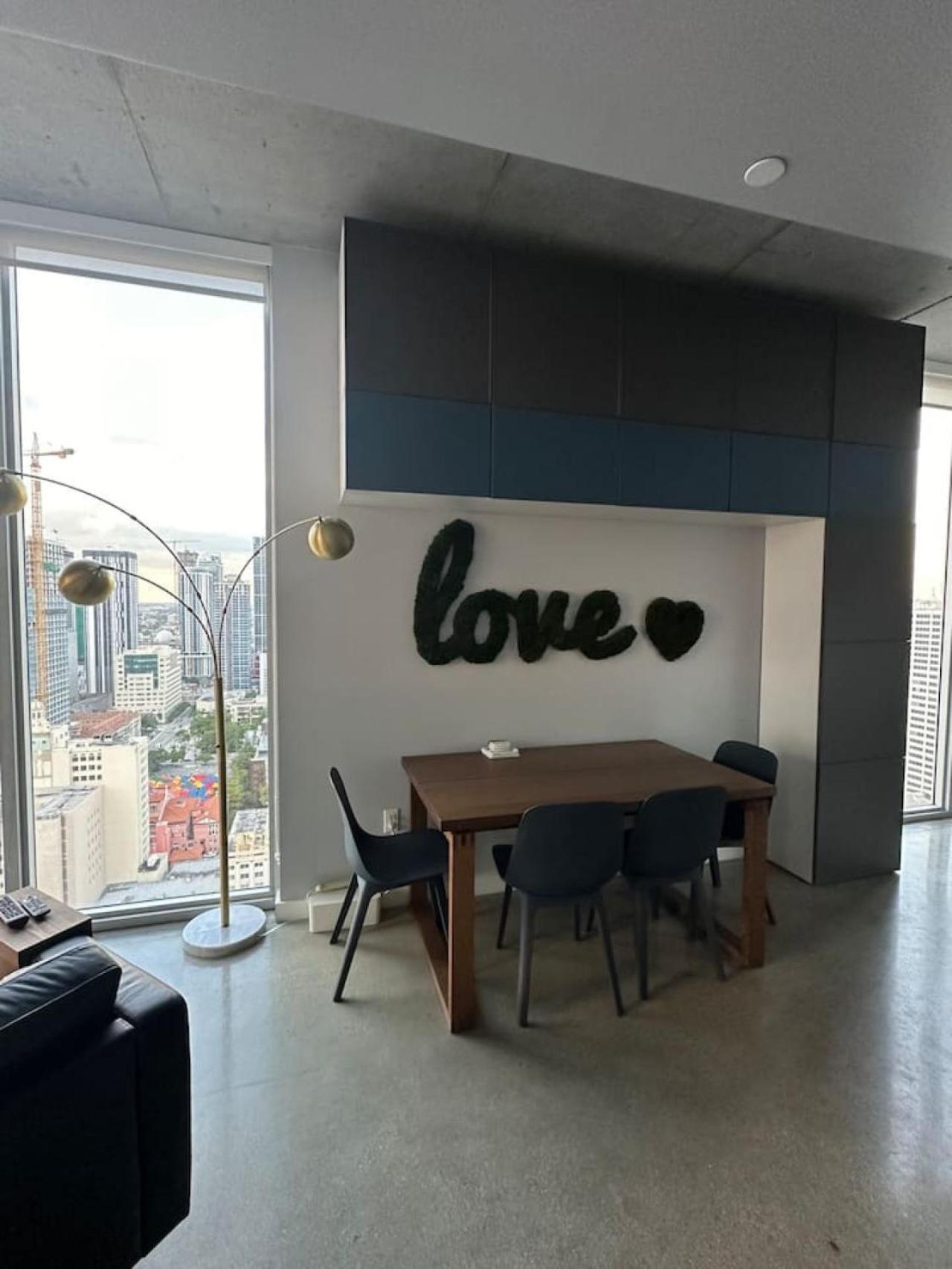Luxury Loft 270 Views, Rooftop Pool, Parking