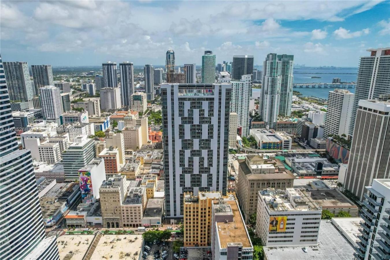Luxury Loft 270 Views, Rooftop Pool, Parking Holiday home *