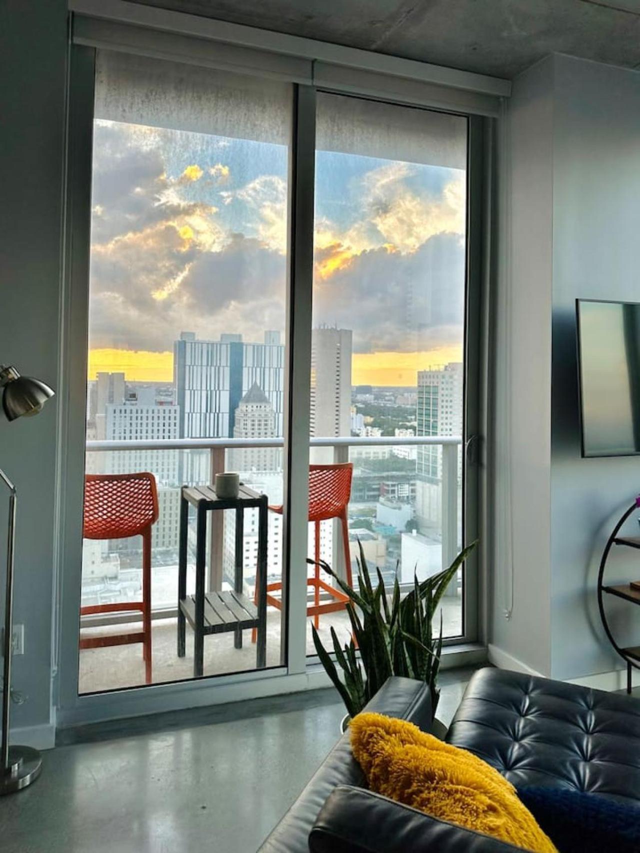Holiday home Luxury Loft 270 Views, Rooftop Pool, Parking *
